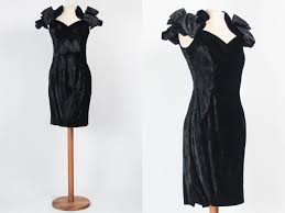 Cocktail Dress Black 80s Vintage Dress 1980s Fashion Black Velvet Dress Bow Funny Dress Roberta In 2020 Black Cocktail Dress Vintage Dress 80s Black Velvet Dress