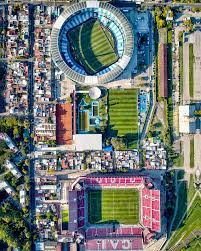 That same year independiente moved from buenos aires to its new field located in avellaneda city, which was built in manuel ocantos street. 433 Independiente Face Racing Club Tonight The Distance Facebook