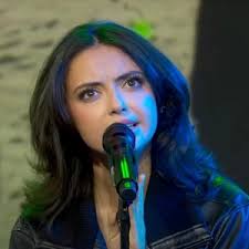 Video: Isabella Esler Sings 'Dead Mom' From BEETLEJUICE