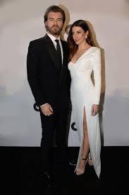 Başak dizer tatlıtuğ ile dizi modasını konuştuk aslı barışla ekranda 13 bölüm. Kivanc Tatlitug Ve Esi Basak Dizer Tatlitug A Ret