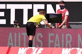 Comparatif Du Salaire Des Arbitres De Football Dans Le Monde