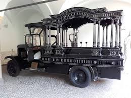 230 e automatik carro funebre storico vettura ottima base di restauro documenti e targhe originali. Auto Funebre Elettrica Rognini E Balbo 1927 Storie Di Cimiteri