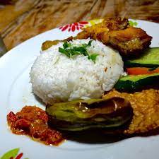 Nasi Ayam Goreng Ungkep Ayam Goreng