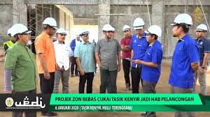 Tasik kenyir adalah merupakan sebuah tasik buatan dengan keluasan 38,000 hektar. Tv Darul Iman Projek Zon Bebas Cukai Tasik Kenyir Terengganu Jadi Hab Pelancongan Facebook