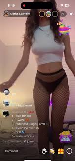 Clapper Girl Spanks Her Booty - ThisVid.com