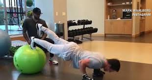Quốc trung, thanh lam xúc động xem con trai diễn; Cbs News On Twitter Mark Wahlberg Follows An Extreme Workout Routine Waking Up At 2 30am To Squeeze In Two Tough Workouts Per Day And He Has The Muscles To Show For It