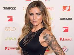 Dass die heutige sexbombe und fashionista vor ein paar jahren noch ziemlich unscheinbar wirkte, ist kaum zu glauben. Nach Aus Mit Sophia Thomalla Ex Postet Hullenlos Bild Auf Instagram Stars