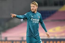 Tout sur simon kjær : 3iuve0ngndywbm
