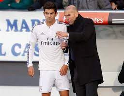 His birthday, what he did before fame, his family life, fun trivia facts, popularity rankings, and more. Samaa Football That S My Boy Real Boss Zidane Faces Son Enzo