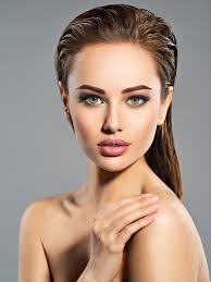 La Giovane E Bella Donna Cena Al Bar Immagine Stock