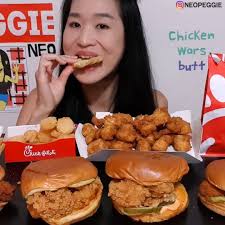 Eating and comparing Chicken Sandwiches from Popeyes and Chick-Fil-A! Which  do you prefer?, #mukbang #chickensandwich