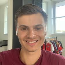 Edward Erasmus's Instagram, Twitter & Facebook