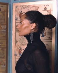 Long waves can easily created by simply brushing through larger curls. Naturalhair Curl Tumblr