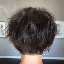 Coiffure pour cheveux ondulés moyens. 60 Coupes De Cheveux Courtes Et Coiffures Chics Pour Les Cheveux Epais