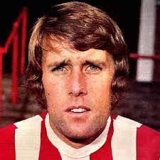 Hurst was allowed to buy and sell with the hope of going the extra yard but there were already rumblings of mutual mistrust between him and some players. Geoff Hurst Discographie Discogs