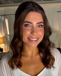 The most beautiful and sweetest bride! I wouldn't have wanted to be apart  of anyone else's wedding day today but yours, Jenna! Fifteen people down  today.. so thankful for such a laid