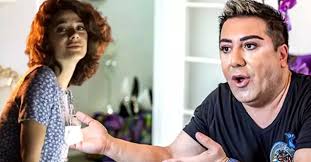 Hatta şöhreti internetle de kalmadı, şimdilerde gazino programlarında assolistlik bile yapıyor. Murat Ovuc Un Pinar Gultekin Paylasimi Sosyal Medyayi Ayaga Kaldirdi