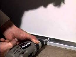 Installation De Bas De Porte En Aluminium Youtube
