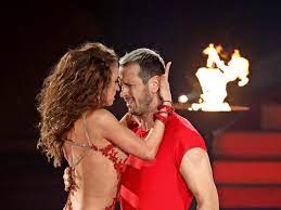 Piwko landete auf dem dritten platz und musste sich pascal hens und ella endlich, die beide an diesem abend für jeden ihrer drei tänze die volle punktzahl bekamen, geschlagen geben. Let S Dance 2019 Pascal Hens Gewinnt Das Finale Der Rtl Tanzshow