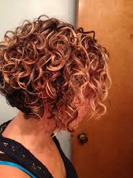 The short tousled waves bring the hairstyle much movement and shape. Hairstyles Bob Hairstyles Curly Hair