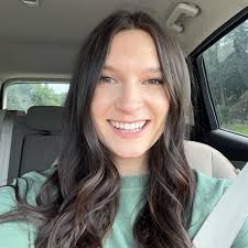 Outdoor engagement picture locations near lake?