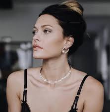 On leur souhaite beaucoup de bonheur. Apm Monaco Caroline Receveur Wearing Pure Collection Earring And Choker Caroline Receveur Facebook