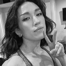 Krista Lee's Instagram, Twitter & Facebook