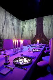 Born and trained in france, paul pairet runs three restaurants of different natures in shanghai: Ultravioleta Diseno De Paul Pairet Magma Design Ultra Violet Pretty Table Settings Design