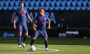 O médio, internacional uruguaio, de 24 anos e 1m68, chegou em 2018 aos gunners a troco de 30 me, mas. Club Atletico De Madrid Web Oficial Torreira Makes Atleti Debut At Celta