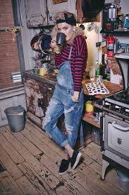 80er Jahre Look Fur Frauen Bluse Mit Langen Armeln Mit Streifmuster Hemdtrager Aus Denim Schwarzes Schwitzband 80s Outfit 80s Party Outfits 80s Fashion