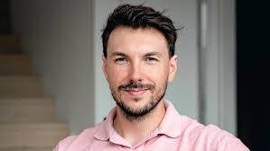 Hugo Jackson's Instagram, Twitter & Facebook