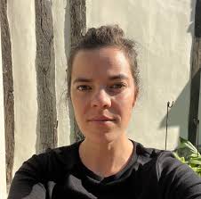 Leah Downey's Instagram, Twitter & Facebook