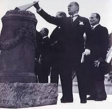 Learn vocabulary, terms and more with flashcards, games and other study tools. Mussolini Taglio Il Debito Italiano Ma La Verita E Leggermente Piu Complicata Historicaleye