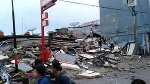 Gempa telah menyebabkan bangunan dan rumah rusak, termasuk kantor gubernur provinsi sulawesi barat, dan tanah longsor yang menutupi jalan. Dini Hari Gempa Dangkal M6 2 Guncang Majene Sulawesi Barat Era Id