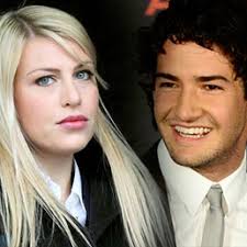 Barbara berlusconi non aspetta nessun bambino da alexandre pato, come in molti, negli ultimi giorni, avevano sostenuto. Barbara Berlusconi E Pato Si Lasciano La Distanza Ci Ha Allontanato Italia Chiama Italia