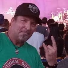 Robert Mceachern's Instagram, Twitter & Facebook