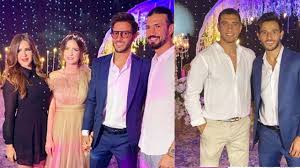 تداول رواد مواقع التواصل الاجتماعي موقفًا طريفًا من زوجة لاعب النادي الأهلي حمدي فتحي أثناء رقصها معه في حفل زفافهما على أنغام أغنية رامي صبري. Ø­Ù…Ø¯ÙŠ ÙØªØ­ÙŠ Ù„Ø§Ø¹Ø¨ Ø§Ù„Ø£Ù‡Ù„ÙŠ ÙŠØ¹Ù‚Ø¯ Ù‚Ø±Ø§Ù†Ù‡ ÙˆÙˆØ³Ø· Ø­Ø¶ÙˆØ± ÙˆØ±Ù‚Øµ Ù†Ø¬ÙˆÙ… Ø§Ù„Ø§Ù‡Ù„Ù‰ Youtube