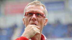 Fc köln präsentierte dienstag steffen baumgart, der paderborn 2019 in die bundesliga geführt hatte, aber danach den abstieg nicht verhindern konnte, als seinen neuen trainer für die nächsten zwei saisonen. Stoger Trauere Sieg Ein Bisschen Nach