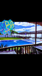 Disfruta de la piscina, el sol y la buena comida solo en La Dolce Vita☀️🌴