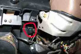 The top one is the four way flasher and below is the turn the turn signal flasher on a 2002 gmc savanna van is behind the left ip fuse box. I Cant Find The Flasher Relay On My 95 4runner Ahhhhh Yotatech Forums