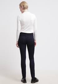 Dark wash flare jeans can be dressed up or down depending on how you wear them, and the relaxed style of the tomgirl jean is a gamechanger in. Mac Jeans Dream Jeans Skinny Fit Dark Rinsed Wash Rinsed Denim Zalando De