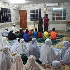 Walaupun sering dimomokkan dengan berita palsu mengenai vaksinasi, dia antara 27 orang tok batin di seluruh selangor yang tampil menjadi individu pertama di kampungnya menerima vaksin itu sebagai memberi keyakinan kepada penduduk kampung. Perubatan Muslim Makrifat Bedah Batin Halaman Utama Facebook