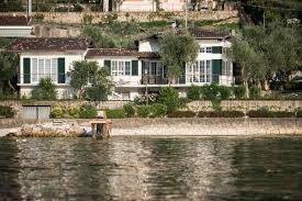 Buchen sie jetzt ihren urlaub für 2020 im ferienhaus peter in tignale am gardasee. Ferienhaus Castelletto Di Brenzone Mit Terrasse Oder Balkon Fur Bis Zu 6 Personen Mieten In 2020 Ferienhaus Gardasee Ferienhaus Luxus Ferienhaus