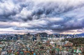 Storm Over Seoul Sony A6000 Sel20f28 Sonyimages Sonya6000 Seoul Ig Seoul Ig Korea Ig Asia Travelasia Travel Kore Namsan Tower Dark Skies Asia Travel