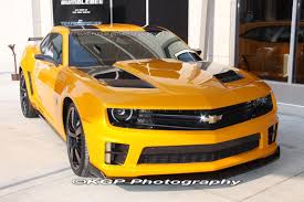 1967 Camaro Ss Black And Yellow First Look At Latest Bumblebee And Sideswipe Transformers Chevrolet Camaro Bumblebee Black Camaro Transformers Cars
