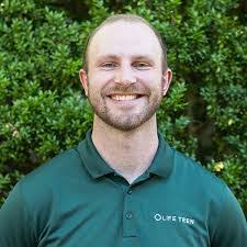 Ethan Tipton's Instagram, Twitter & Facebook