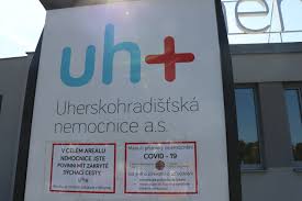 Zlínský kraj má ve znaku modrozlatě čtvrcený štít. Dalsi Skokovy Narust Nemoci Covid Cely Zlinsky Kraj Je Ve Tretim Stupni Rizika Uherskohradistsko Je Nejpostizenejsi V Zemi Zlin