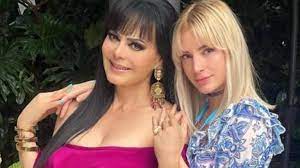 Filtran foto de Imelda Garza Tuñón con dos hombres en casa de Maribel Guardia