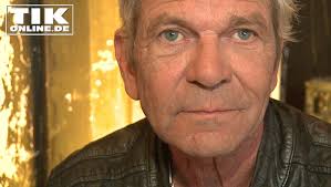 Matthias reim ist zum dritten mal verheiratet und vater von sechs kindern. Matthias Reim Sehr Personlich Uber Das Alter Frauen Und Hochzeits Plane Tikonline De