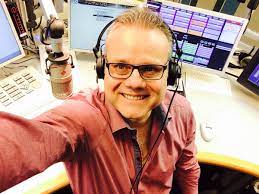 It is wrong to use 1. Selfie Wikipedia